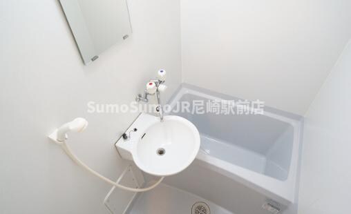 物件内観写真5　(日々の暮らしに欠かせないお風呂です)