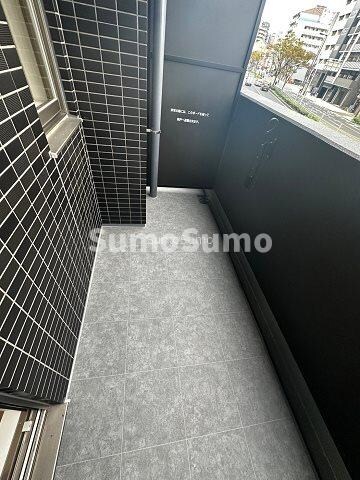 物件内観写真10　(バルコニーからの眺めを楽しみながら食事をしませんか)