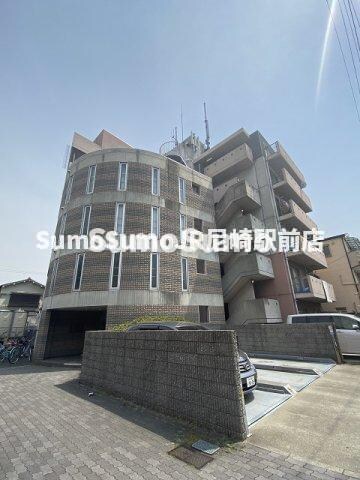 物件外観写真1　(外はこのようになっています)