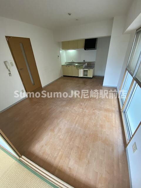 物件内観写真9　(使いやすい居間です)