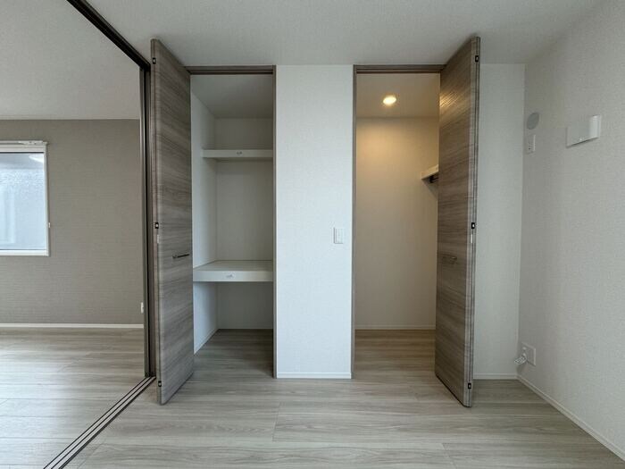 物件内観写真14　(大きなスペースがあり、収納には困りません)