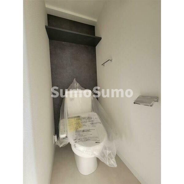 トイレ(落ち着いた色調のトイレです)