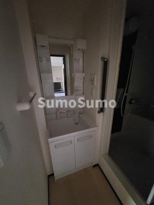 独立洗面台(使いやすい独立洗面台です)