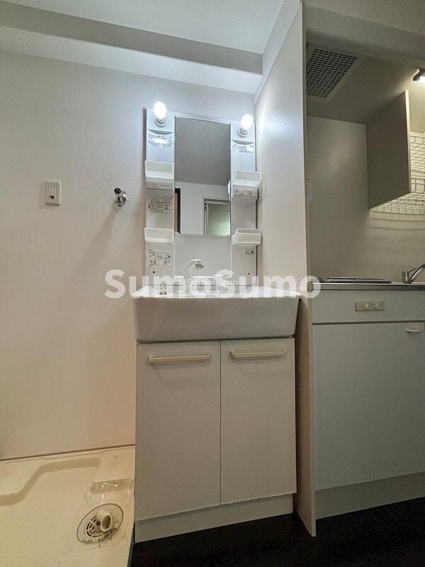 物件内観写真10　(脱衣スペースもあります)