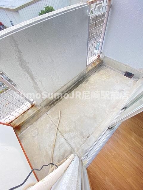 物件内観写真12　(広々としたバルコニーです)