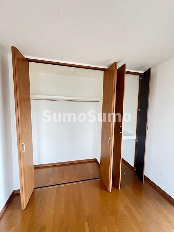 居室(こちらのリビングで趣味の時間をお楽しみください)