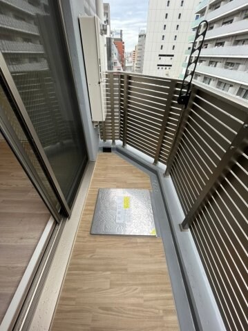 物件内観写真9　(暖かな日差しのふりそそぐバルコニー)