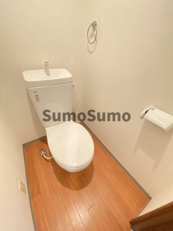 トイレ(コンパクトで使いやすいトイレです)