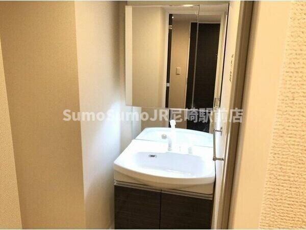 物件内観写真6　(独立洗面台です)