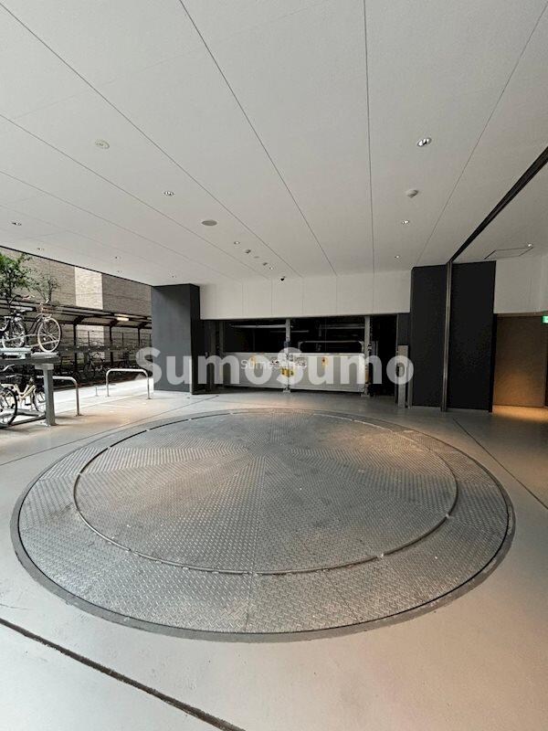 物件外観写真4　(駐車スペースもあります)