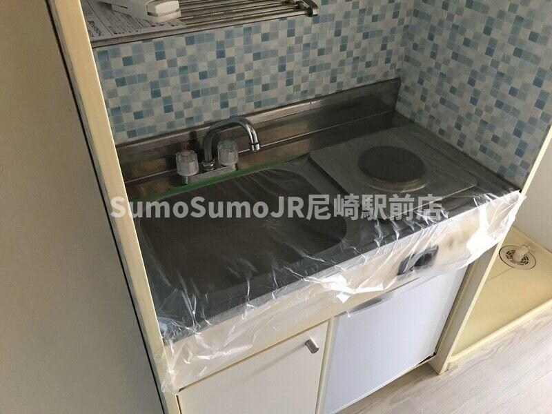 物件内観写真4　(コンパクトなキッチンで掃除もラクラク)