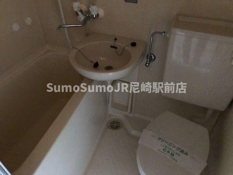 物件内観写真5　(落ち着いた空間のお風呂です)