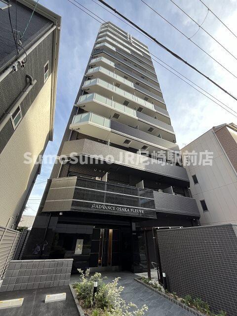 物件外観写真1　(外観は落ち着いています)