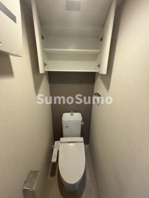 トイレ(落ち着いた色調のトイレです)