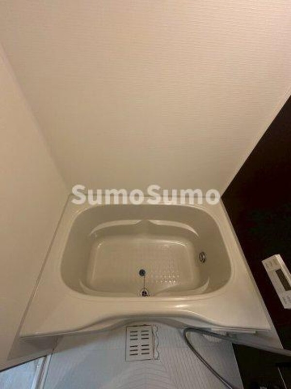 浴室(コンパクトで使いやすいお風呂です)