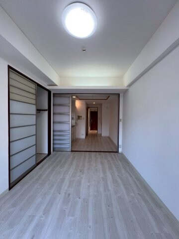 物件内観写真5　(ゆったりとした居間です)