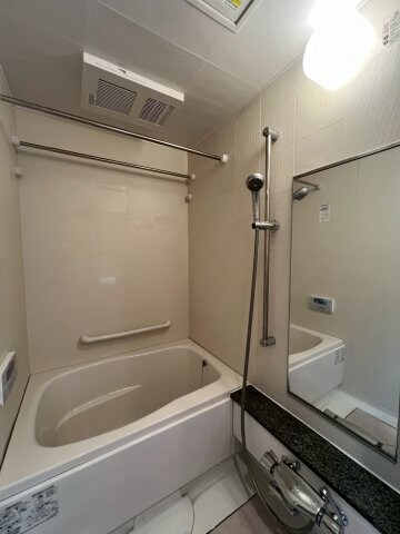 物件内観写真8　(きれいなお風呂です)