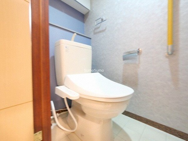トイレ(コンパクトで使いやすいトイレです)