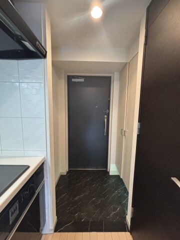 物件内観写真3　(シンプルで使いやすい玄関です)