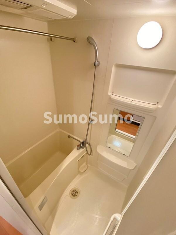 物件内観写真8　(日々の疲れを癒すお風呂付です)