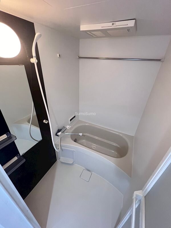 物件内観写真8　(きれいなお風呂です)