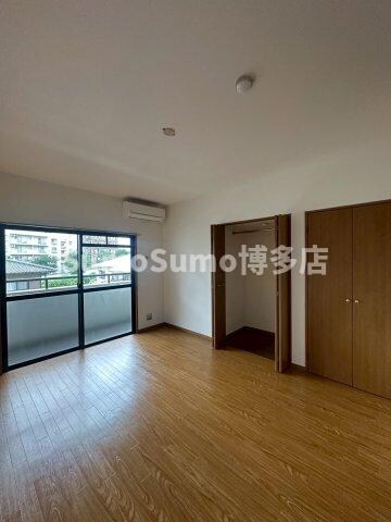 物件内観写真7　(こちらのリビングで趣味の時間をお楽しみください)