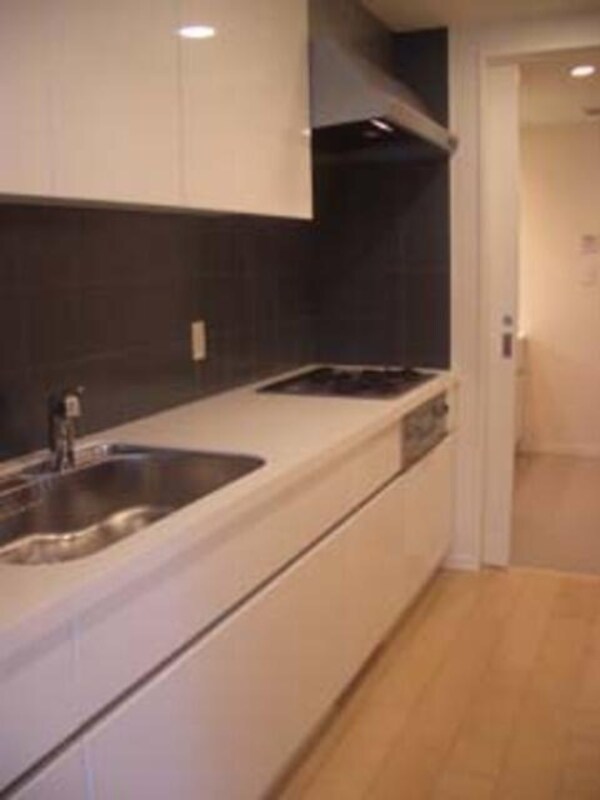 キッチン(Fタイプ。2005年8月撮影同タイ… )