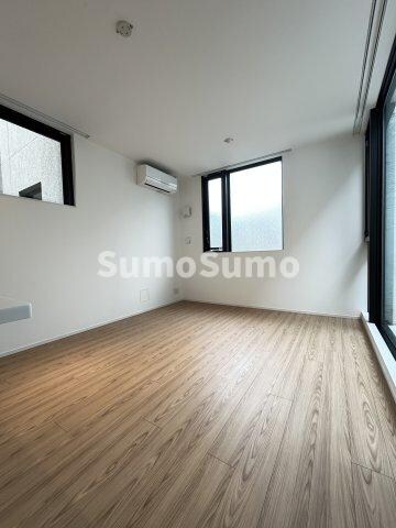 物件内観写真12　(居間です)