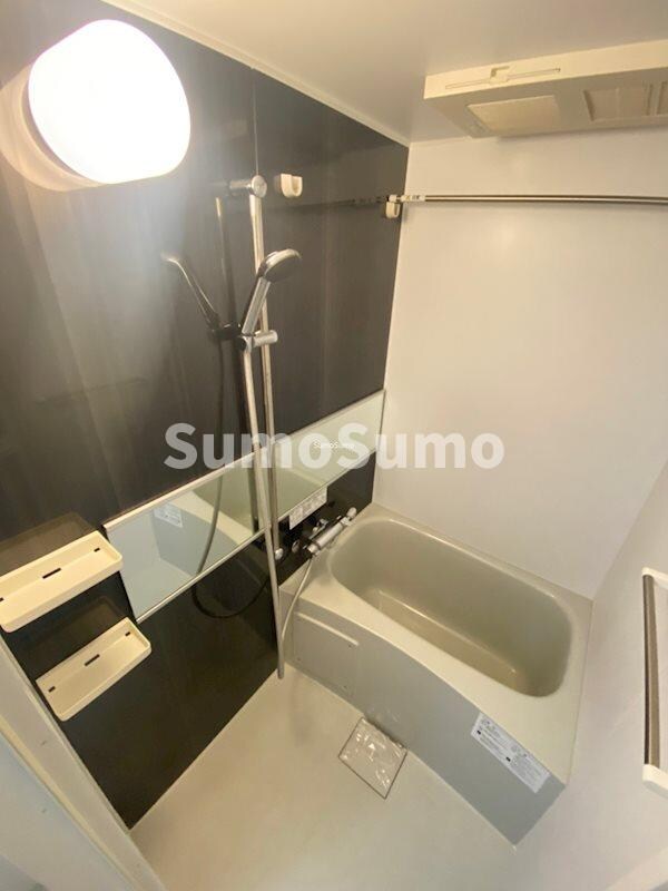 物件内観写真5　(コンパクトで使いやすいお風呂です)