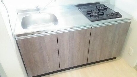 物件内観写真5　(コンパクトなキッチンで掃除もラクラク)