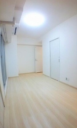 物件内観写真6　(使い勝手のいい寝室です)