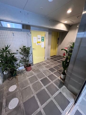 物件外観写真3　(ゆとりのあるロビーです)