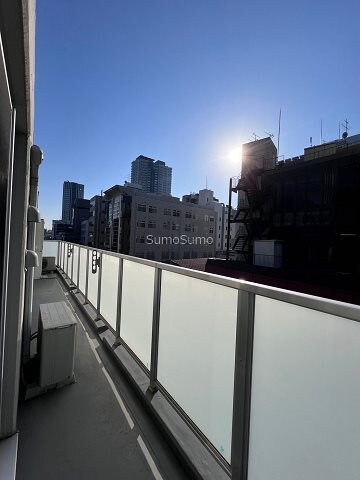 物件内観写真8　(広々としたバルコニーです)