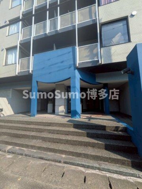 エントランス(建物の内部です)