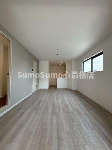 物件内観写真6　(リビングです)