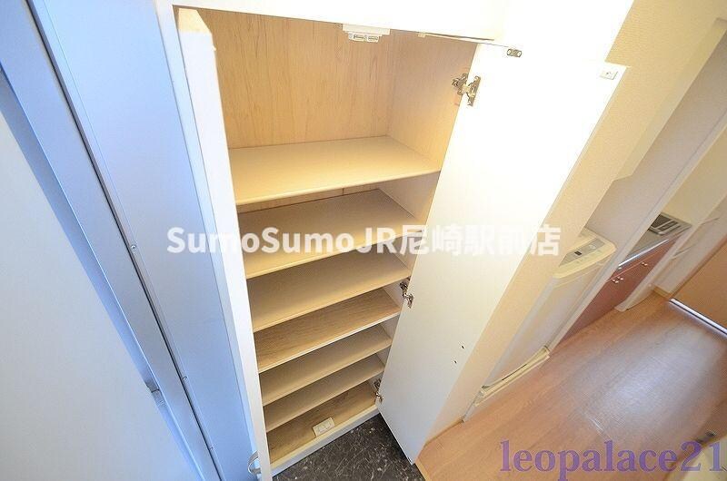 物件内観写真2　(収納があります)