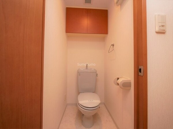 トイレ(コンパクトで使いやすいトイレです)