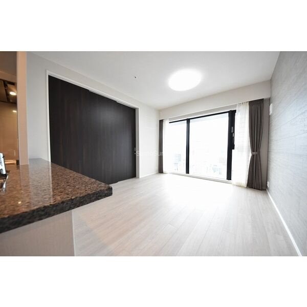 居室(おしゃれなリビングです)