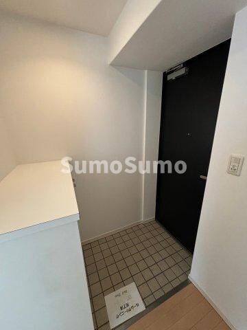 物件内観写真4　(ゆったりとした玄関です)