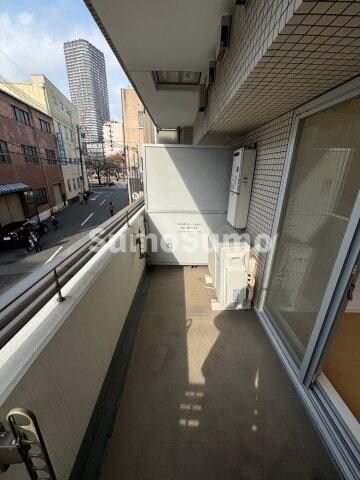 物件内観写真7　(お洗濯にも便利なバルコニー付き)