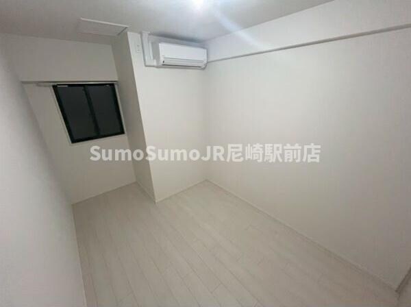 物件内観写真6　(開放的な寝室です)