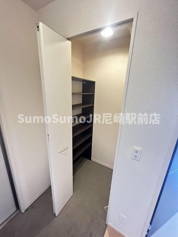 収納(便利な収納スペースです)