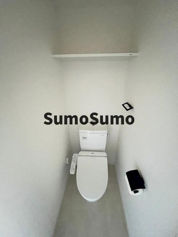 トイレ(落ち着いた色調のトイレです)