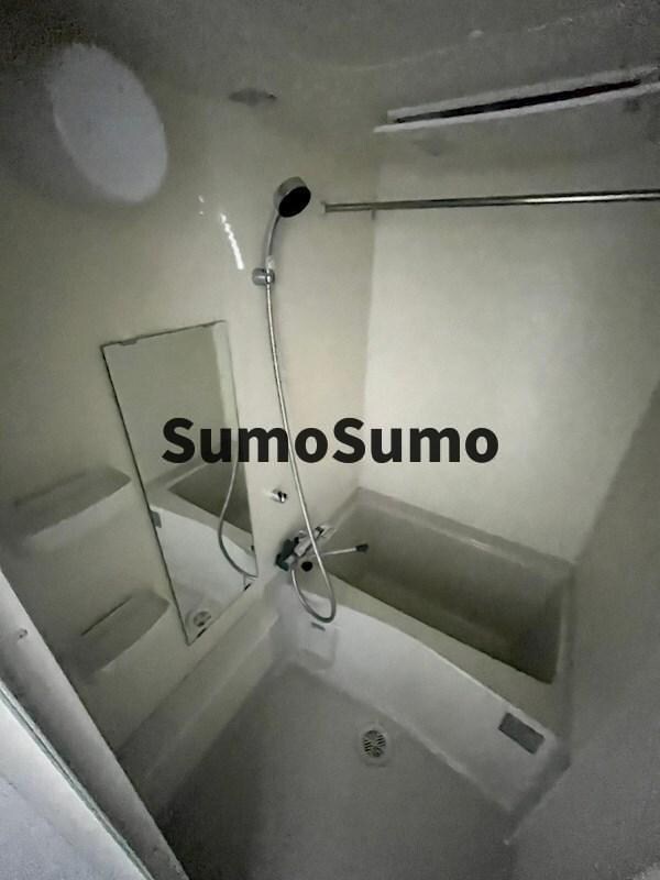 浴室(コンパクトで使いやすいお風呂です)