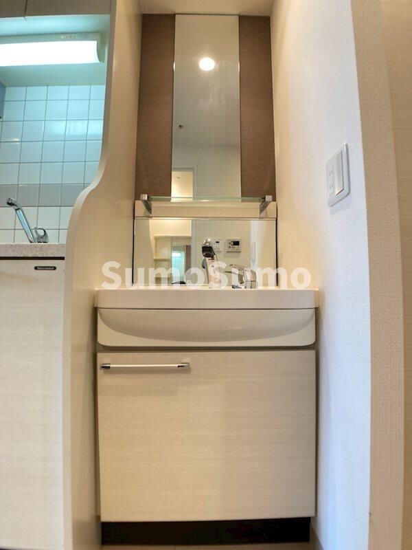 洗面・脱衣所(明るい洗面所です)