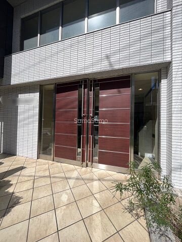 物件外観写真2　(毎日通るエントランスはこのようになっています)