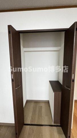 物件内観写真5　(小物を収納するのに便利です)