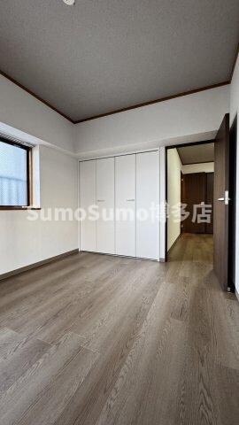 物件内観写真17　(ゆったりとした居間です)