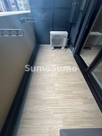 物件内観写真8　(バルコニーからの眺めを楽しみながら食事をしませんか)