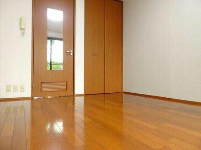 物件内観写真2　( )